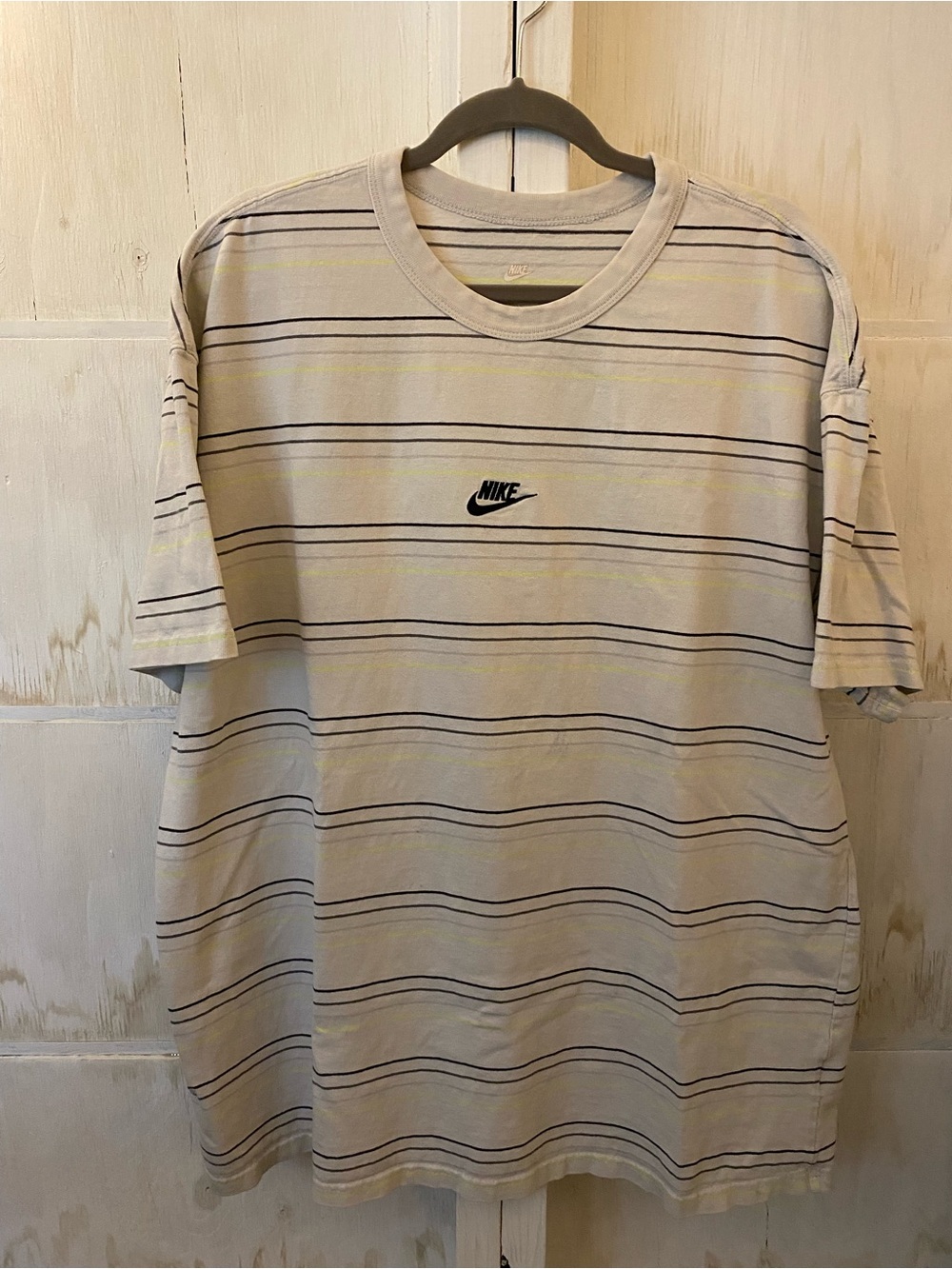 Nike Vtg Men’s Gray Striped Short Sleeve T-Shirt